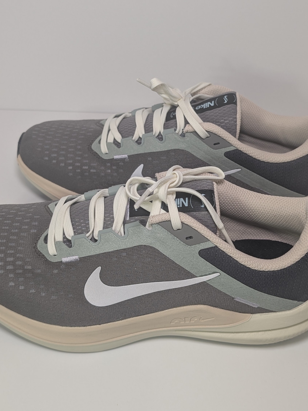 Nike Air Winflo 10 Running Shoes Flat Pewter Photon Dust Men’s Size 8